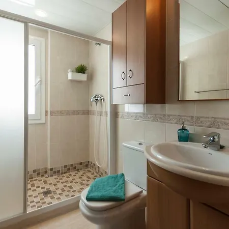 Lets Holidays La Guardia Апартаменты